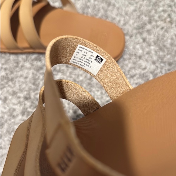 Reef Women's Light Brown Sandals - Picture 3 of 3